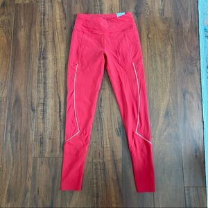 Victoria sport total knockout leggings size small